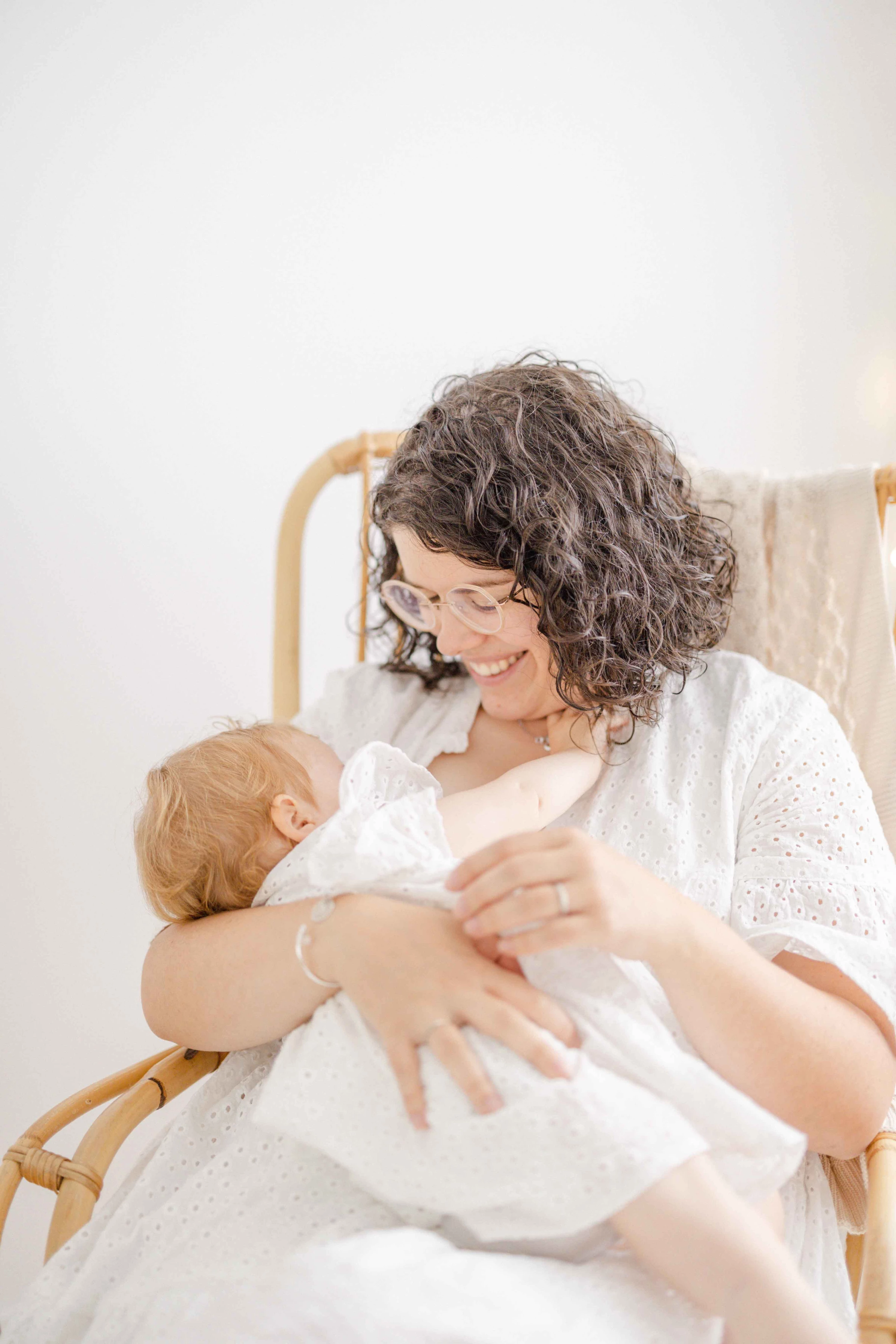 bonheur enfant amour beige gris